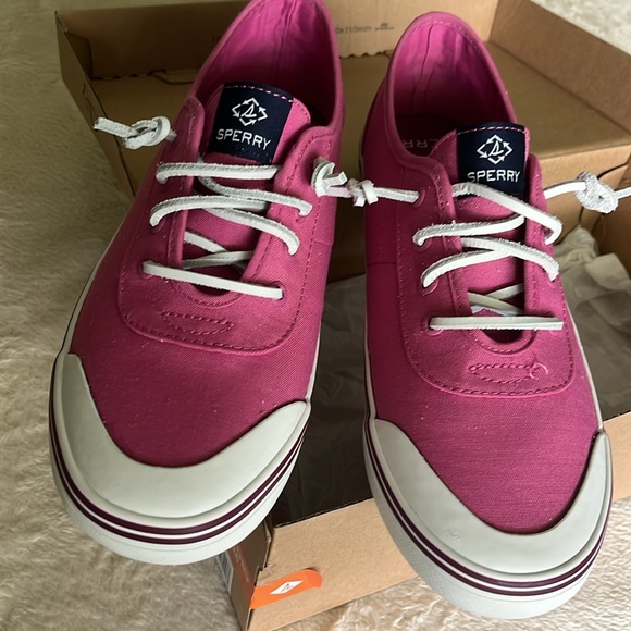 Sperry Woman 9.5 USA , lounge tennis shoes leather lace, sea rose, new with box - Picture 6 of 11